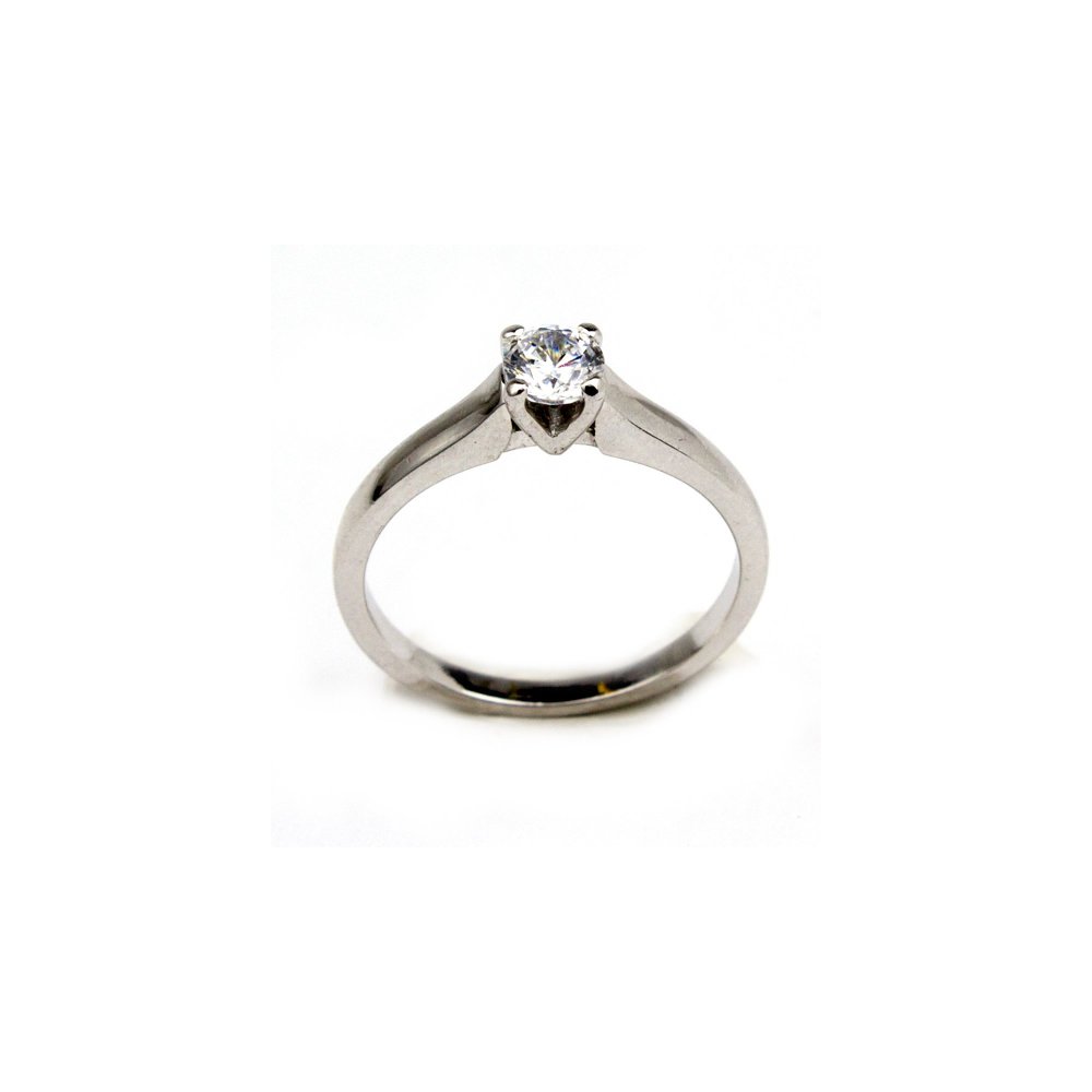  Solitaire ring with diamond