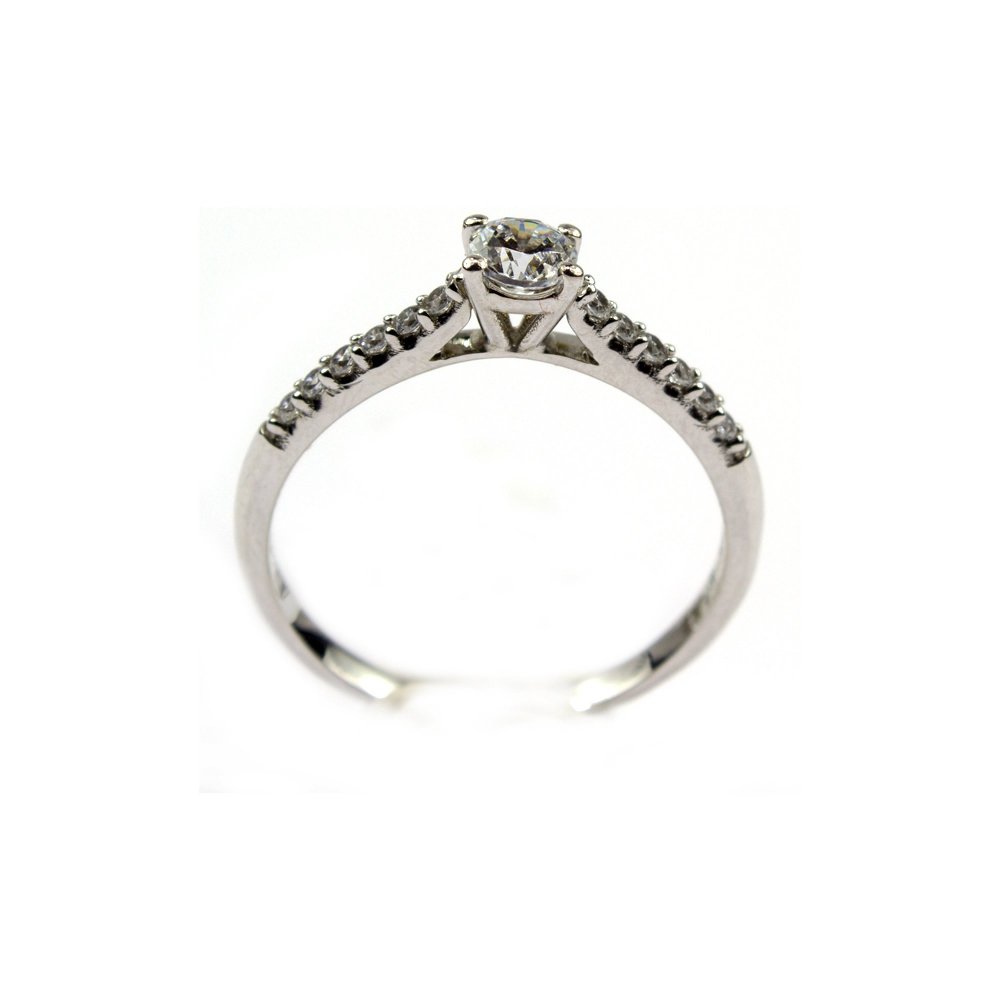 Solitaire ring with CZ