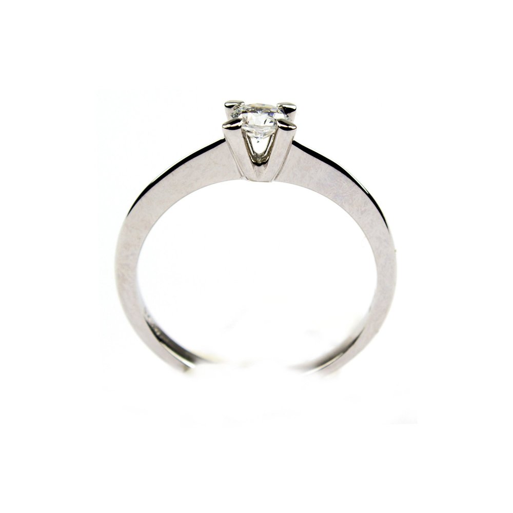 Solitaire ring with CZ