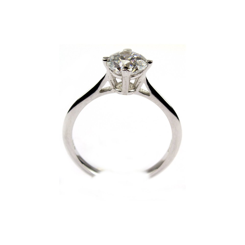 Solitaire ring with CZ